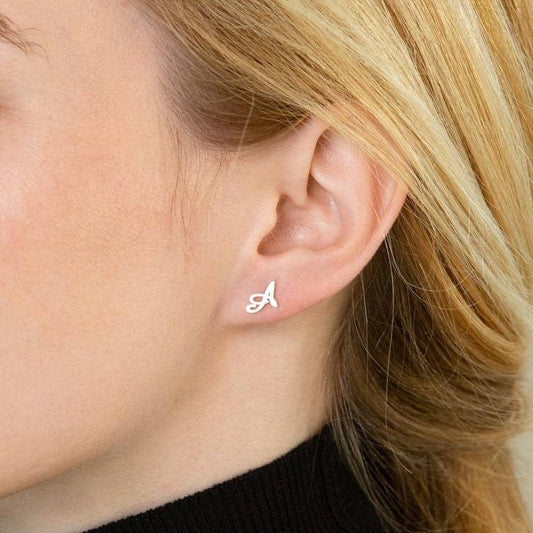 イニシャルピアス04(1文字・型取り)